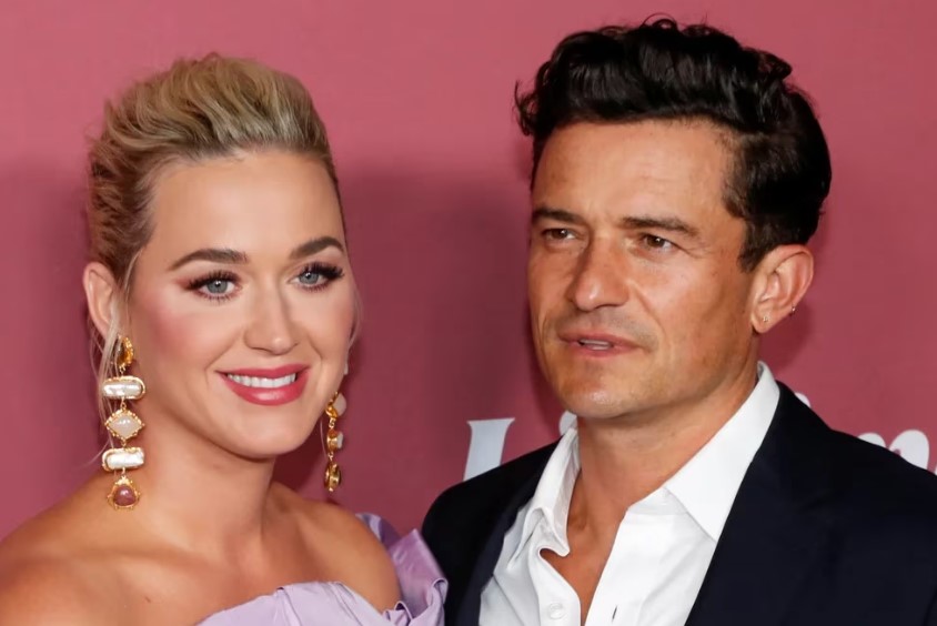 Acusan a Katy Perry y Orlando Bloom de aprovecharse de una persona “incapacitada” para quedarse con una mansión