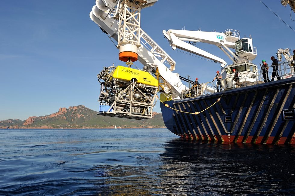 Cómo rescatar un submarino: un reto para la tecnología actual que sí lograron los espías de la CIA hace 50 años