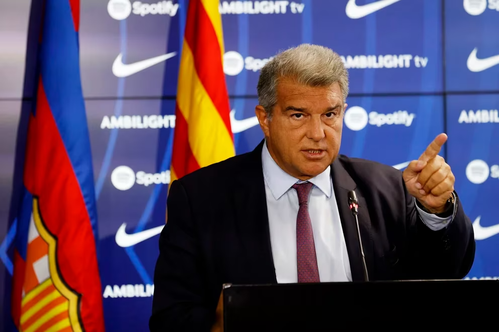 Laporta: No se puede adulterar más la competición con decisiones como las del domingo