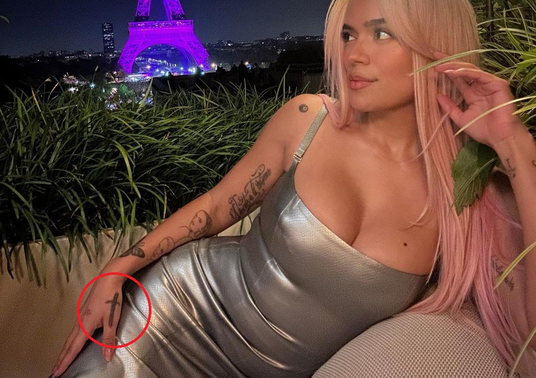 Karol G cubrió definitivamente el tatuaje de Anuel AA: así luce su mano ahora (Fotos)