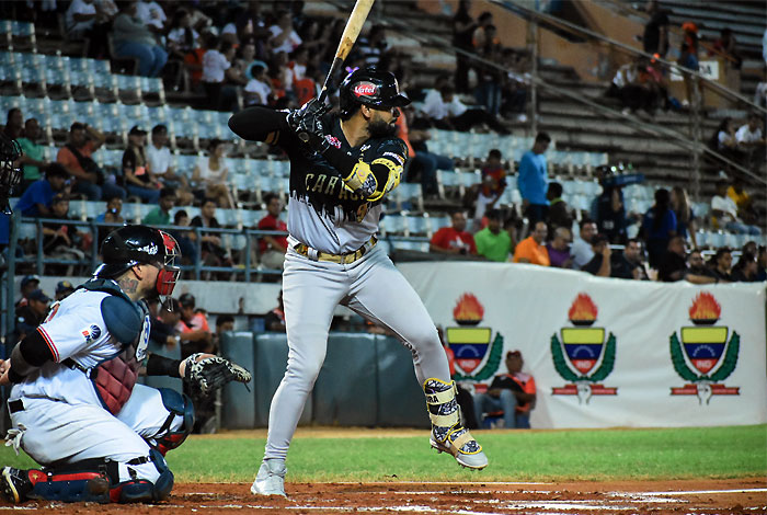 José Rondón impulsa remontada espectacular de Leones sobre Águilas