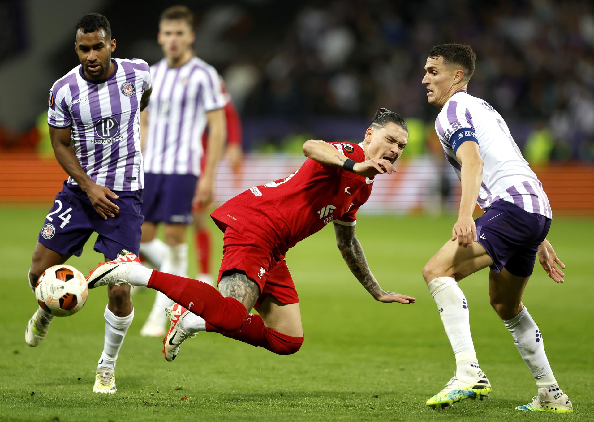 Toulouse acabó con la racha del Liverpool, pese a autogol del venezolano Cristian Cásseres Jr.