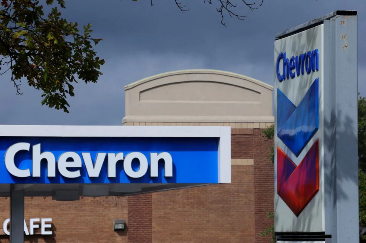 EEUU analiza suspender licencia que permite a Chevron la extracción de crudo venezolano