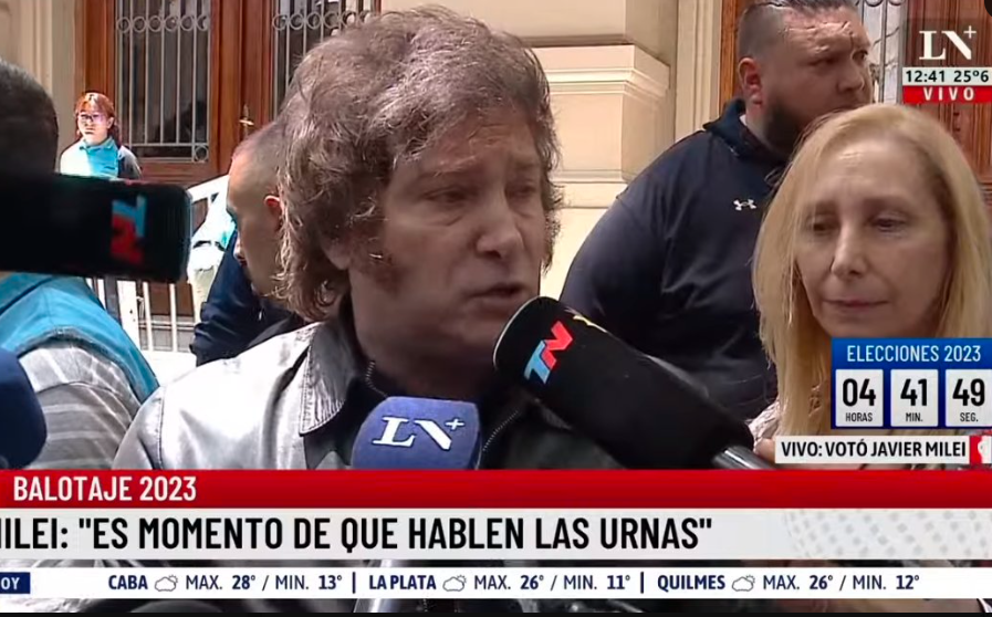 Javier Milei ejerce su voto: Estamos tranquilos, ahora que hablen las urnas