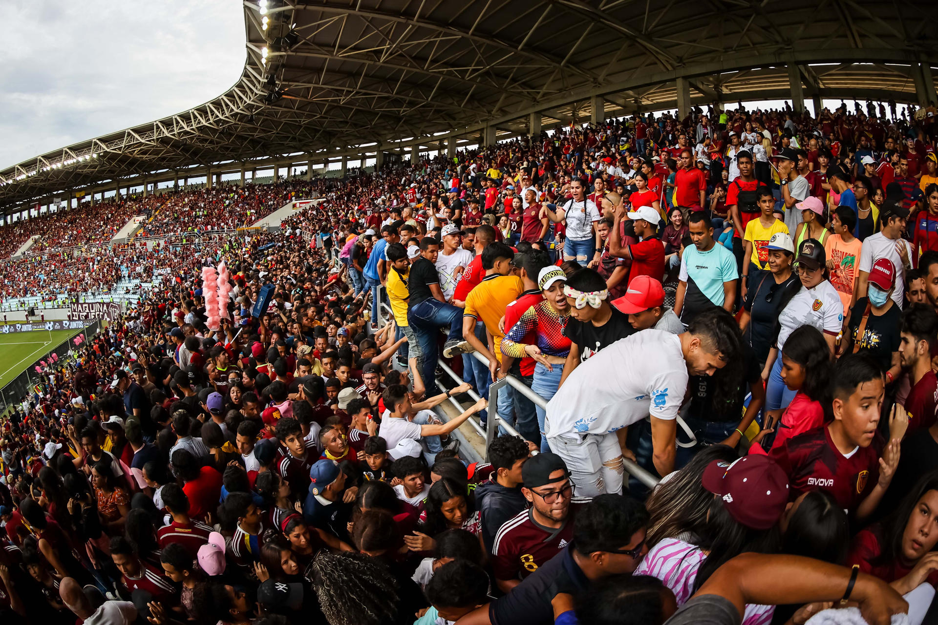 FVF prohibió ingreso de banderas al Estadio Monumental de Maturín