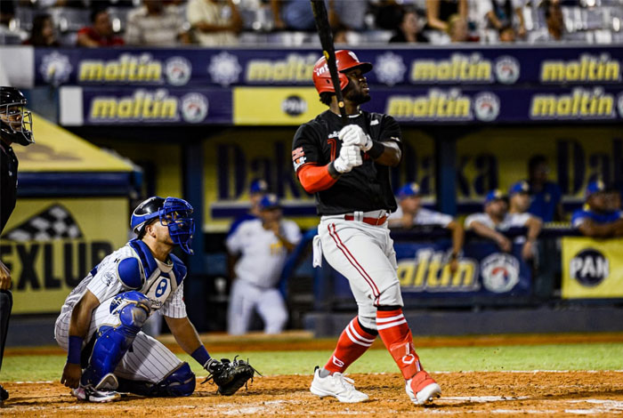 Magallanes y Lara se olvidaron de jugar pelota en Valencia y se fueron a las manos (VIDEO)