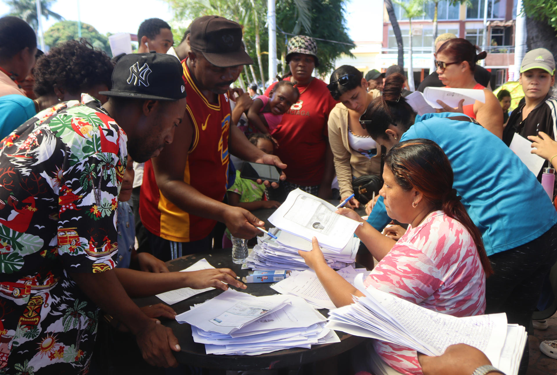 La travesía del venezolano discapacitado que escapó de la crisis y partirá en caravana desde México