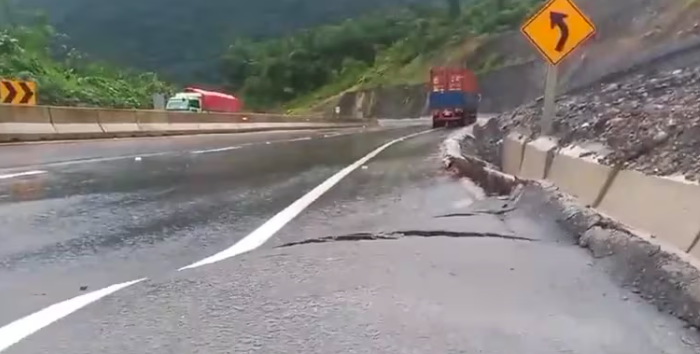 Bolivia inauguró una autopista china, pero la obra presenta fallas estructurales: Evo Morales y Luis Arce son responsables