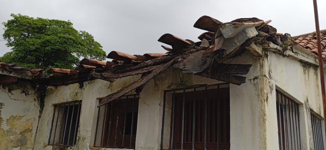 Trabajadores del Consejo Legislativo de Nueva Esparta, amenazados por grave deterioro de la edificación