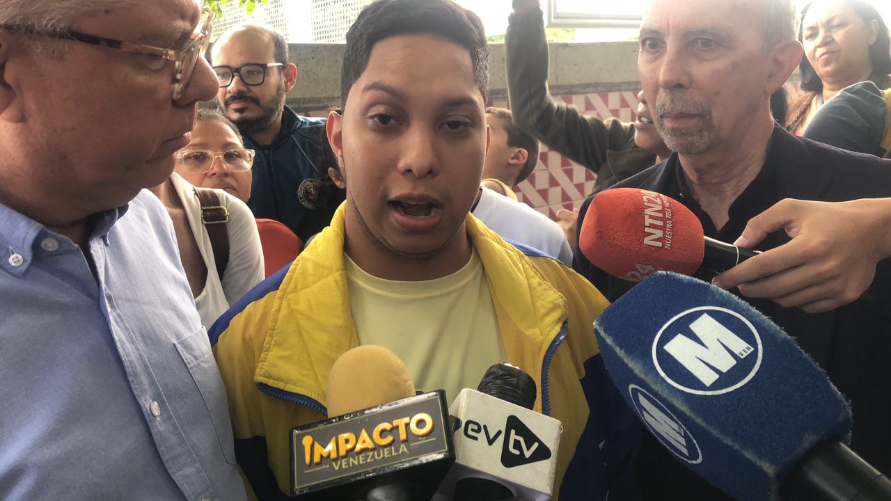 El estudiante de la UCV, John Álvarez, fue excarcelado en el marco del acuerdo de Barbados (IMÁGENES)