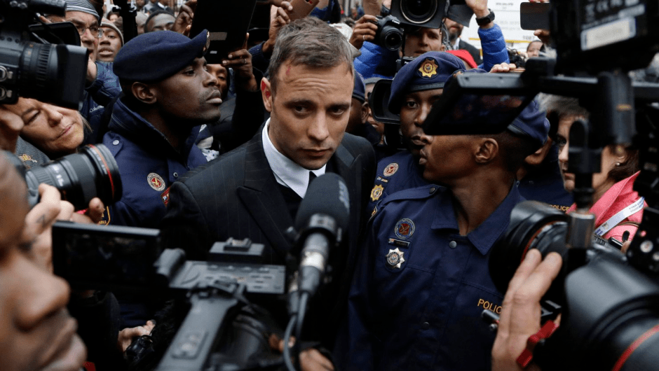 Oscar Pistorius sale de la cárcel casi once años después de matar a su novia