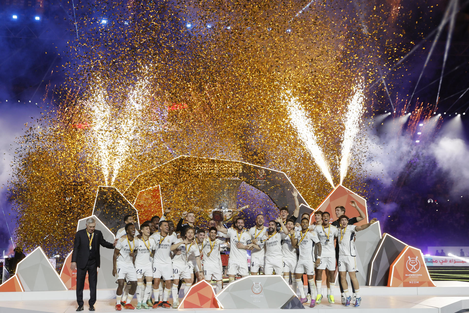 Con un hat-trick de Vinicius Jr, Real Madrid aplastó al Barcelona y se proclamó campeón de la Supercopa de España