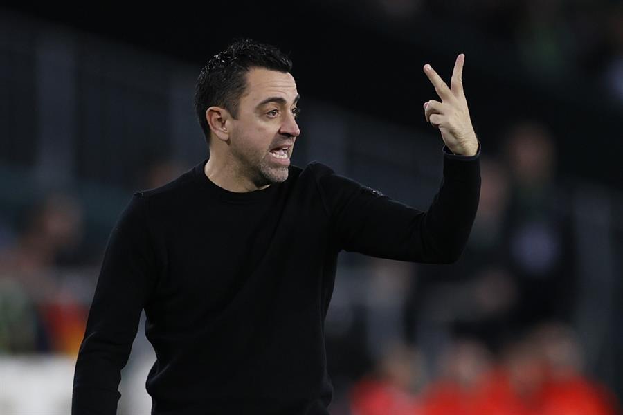 “Lo ha visto todo el mundo”: Xavi cuestionó la polémica victoria de Real Madrid ante Almería