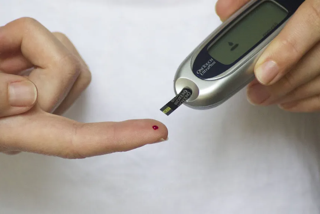 Exploran causas de la diabetes tipo 2 después del tratamiento del cáncer de mama