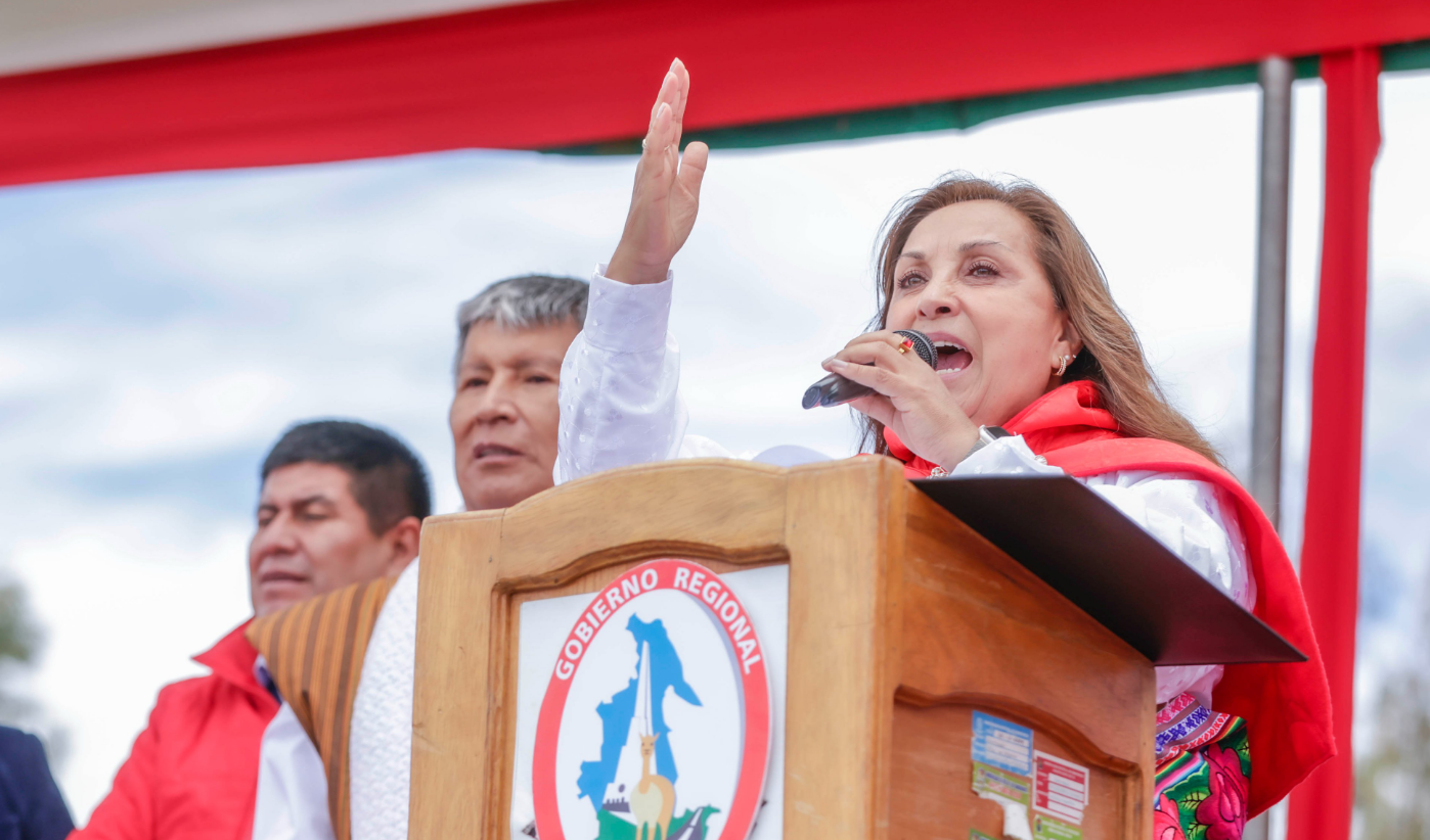 Policía de Perú investiga a profundidad la agresión a Boluarte y releva a sus escoltas