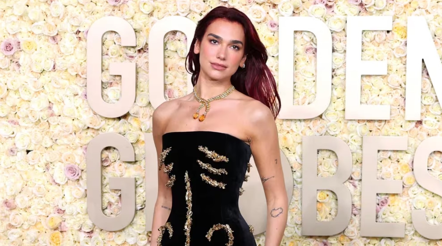 El sufrimiento de Dua Lipa en la gala de los Globos de Oro