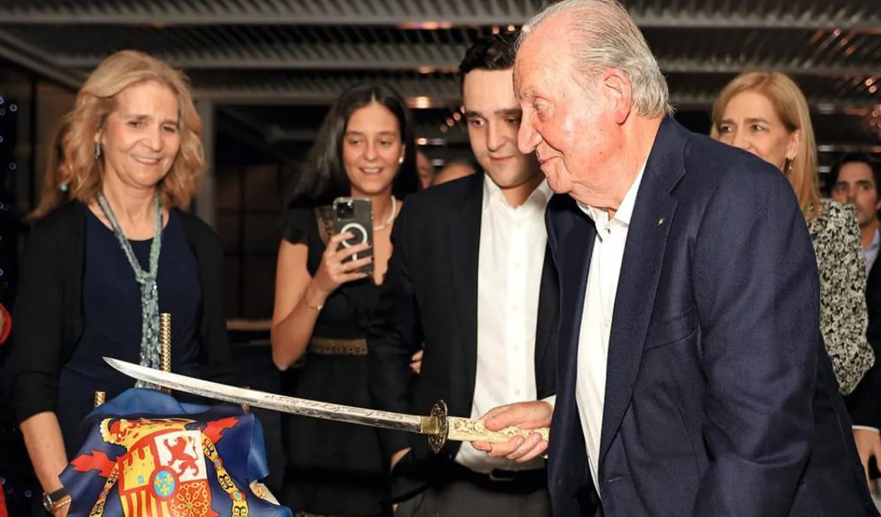 La emotiva fiesta de cumpleaños del Rey Juan Carlos en su casa de Abu Dabi (Fotos)