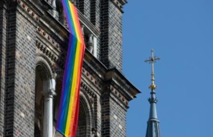 Iglesia católica de Países Bajos acepta la bendición del Vaticano a parejas homosexuales