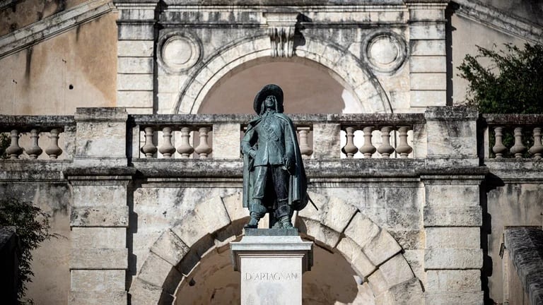 Polémica en Francia por el destino del castillo de D’Artagnan