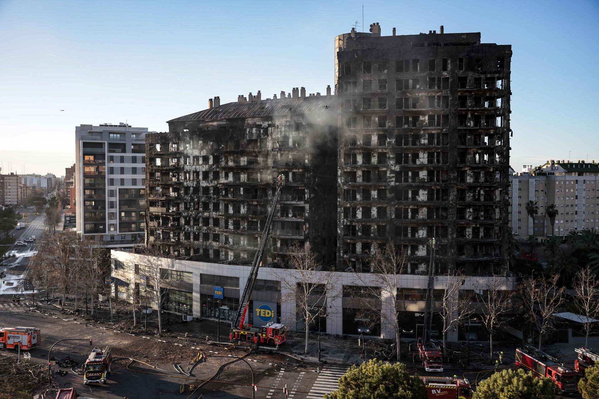 Autoridades revelaron la causa del mortífero incendio en Valencia