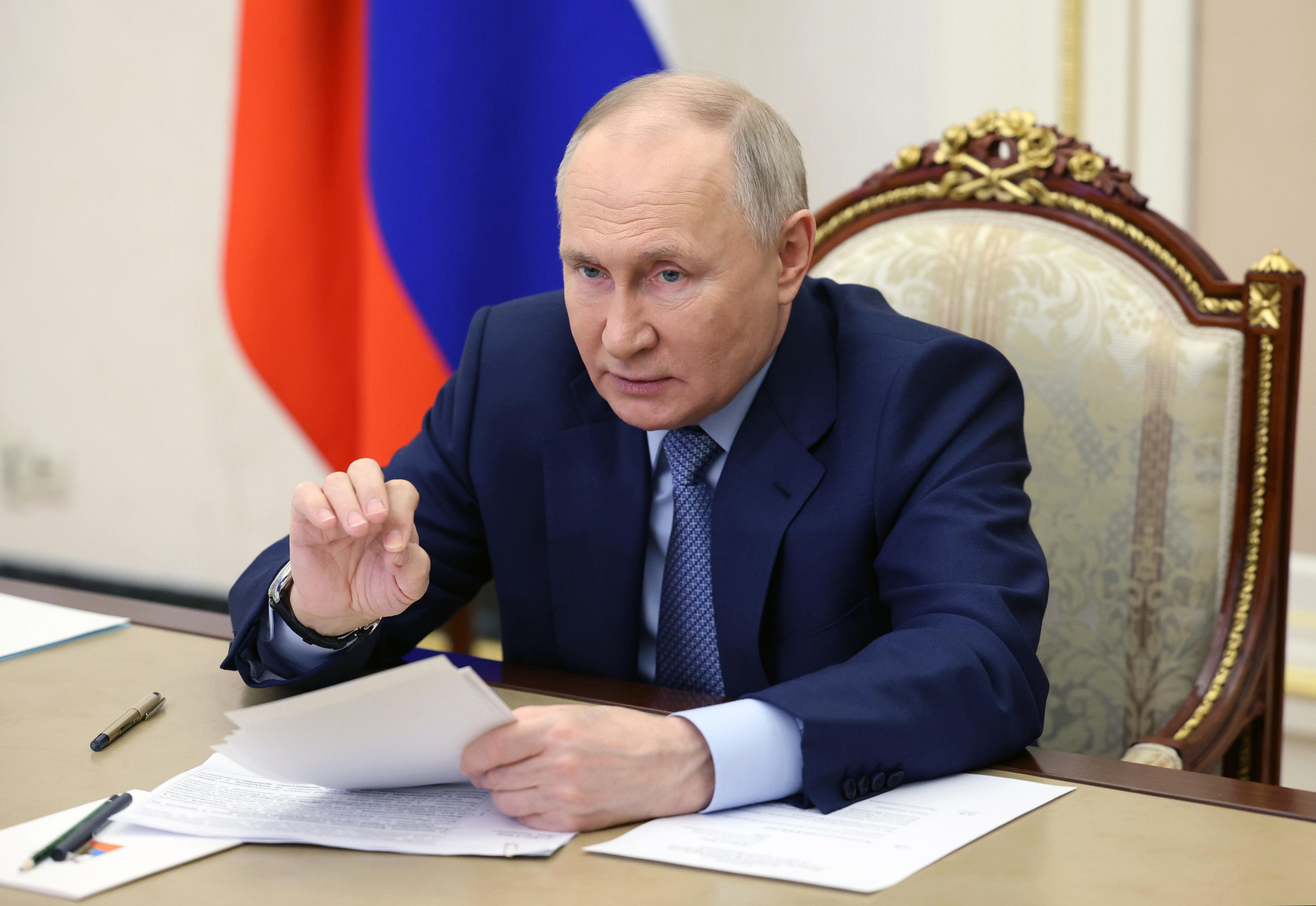 Putin dice que Rusia y Opep+ “no van a inflar los precios” del petróleo