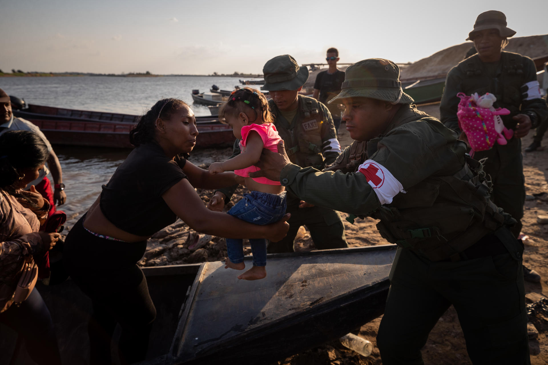 Jefe del Ceofanb dijo que han evacuado a 384 personas de la mina Bulla Loca