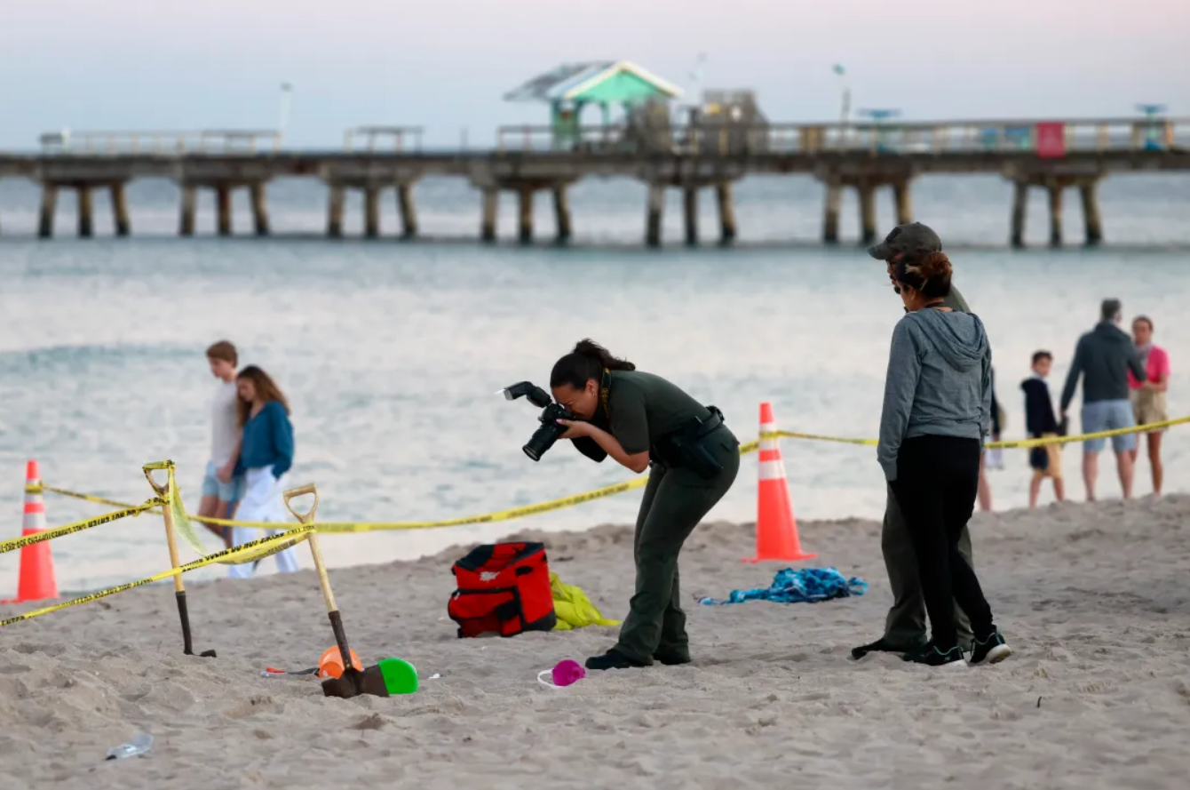 Niña murió luego de que la arena se la tragara sin previo aviso en una playa de Florida