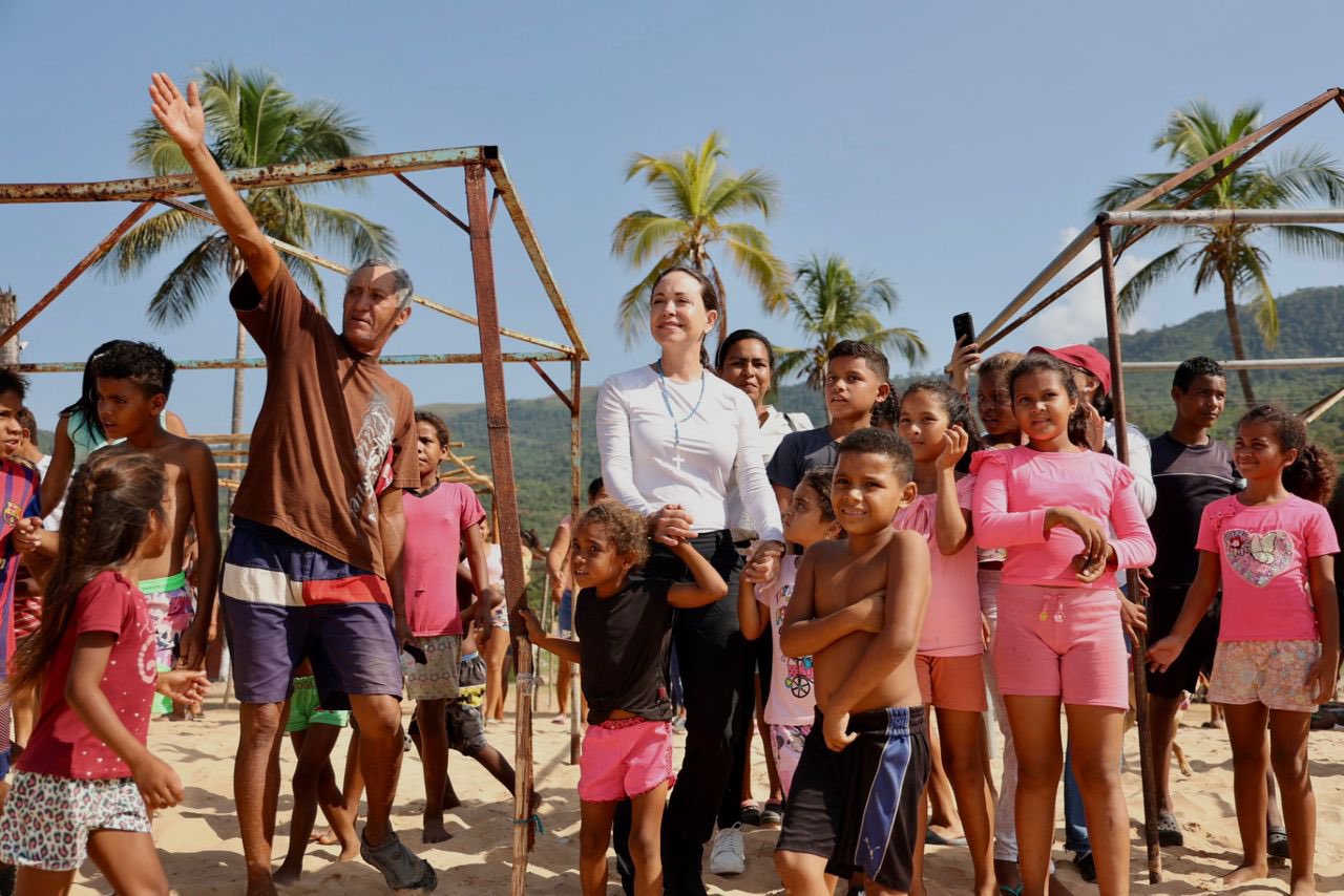 “Venezuela entera se organiza por la libertad”: María Corina Machado comenzó en Arapito su gira oriental