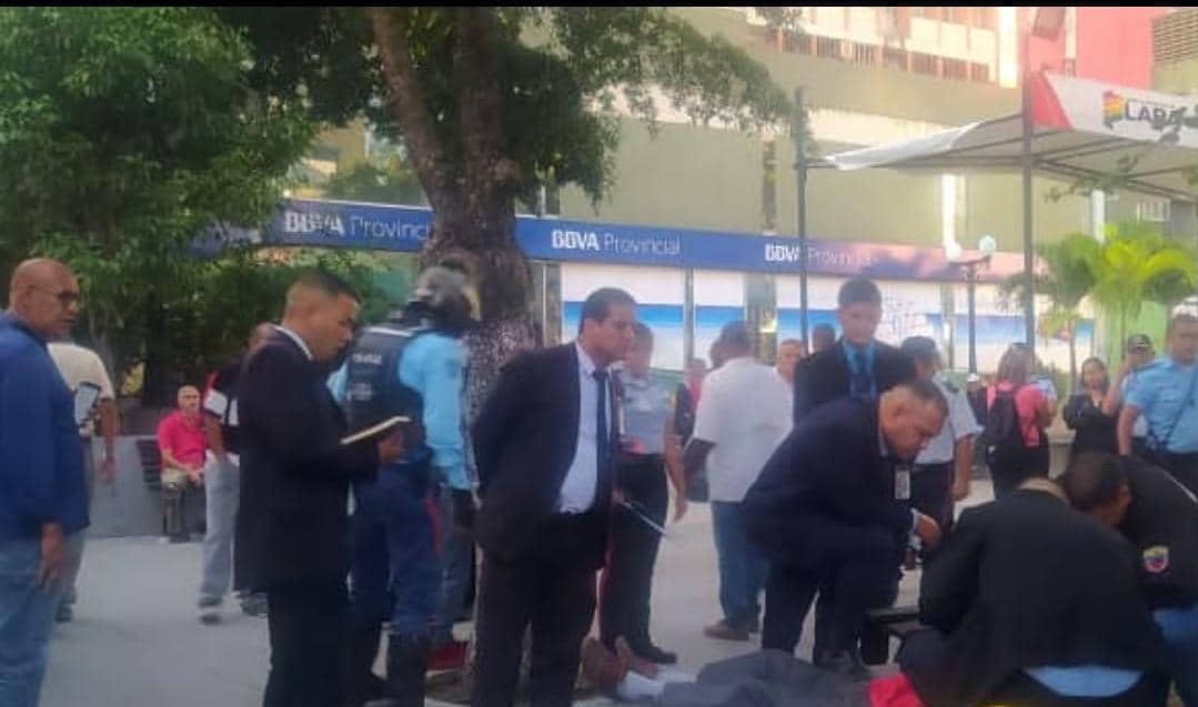 Hallan cuerpo sin vida de expolicía en una plaza de Barquisimeto