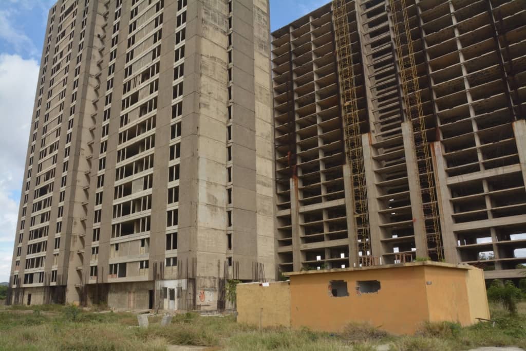 Las Torres del Sisal en Barquisimeto: una historia de corrupción, magia negra y muertes