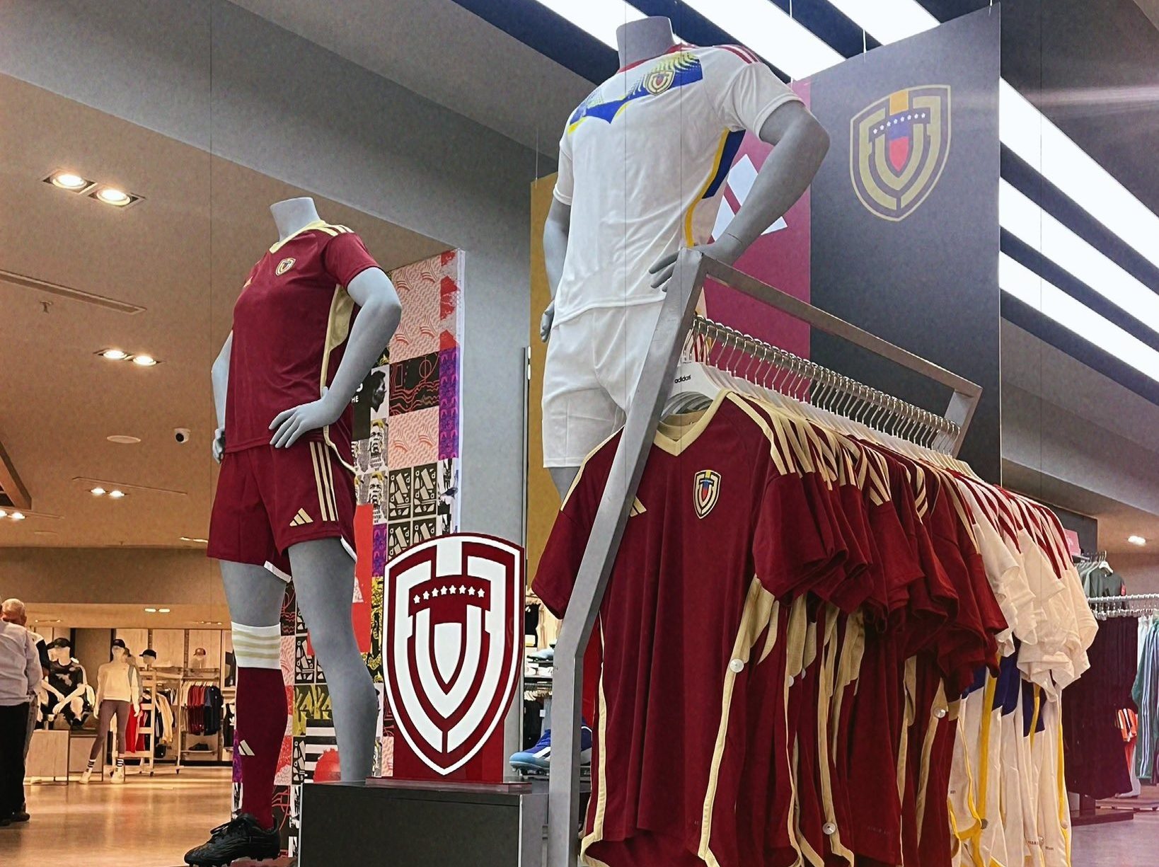 ¡Hay mucha fe! Camiseta Adidas de la Vinotinto se vendió casi en su totalidad en el primer día (IMÁGENES)