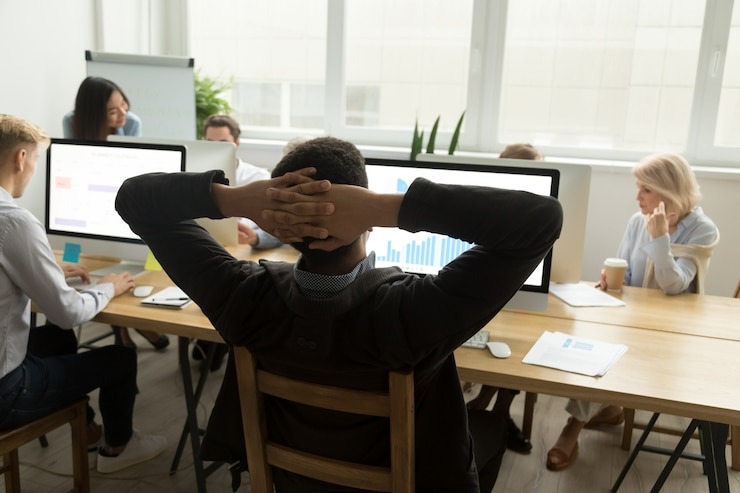 Estar sentado todo el día en el trabajo aumenta el riesgo de muerte prematura