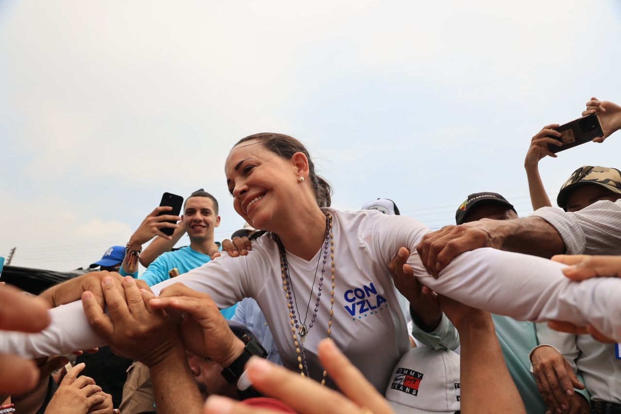 María Corina compartió conmovedor momento que vivió durante su recorrido por Acarigua (VIDEO)