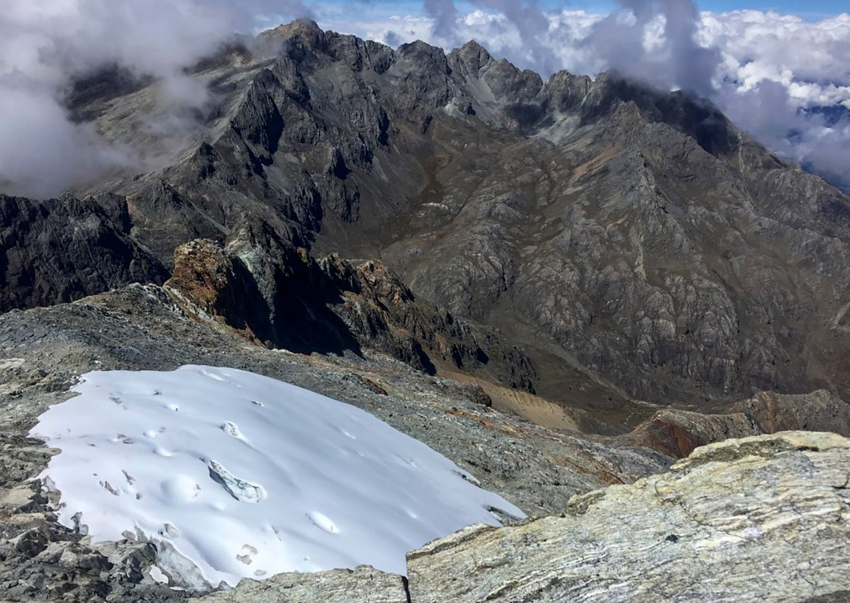 Un manto plástico para arropar lo que queda del último glaciar de Venezuela (Fotos)