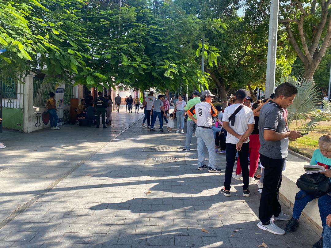 Jóvenes sucrenses esperan un cambio en el panorama nacional tras elecciones presidenciales