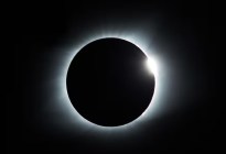 Eclipse solar: por qué en EEUU piden a la población que compre alimentos, agua y combustible