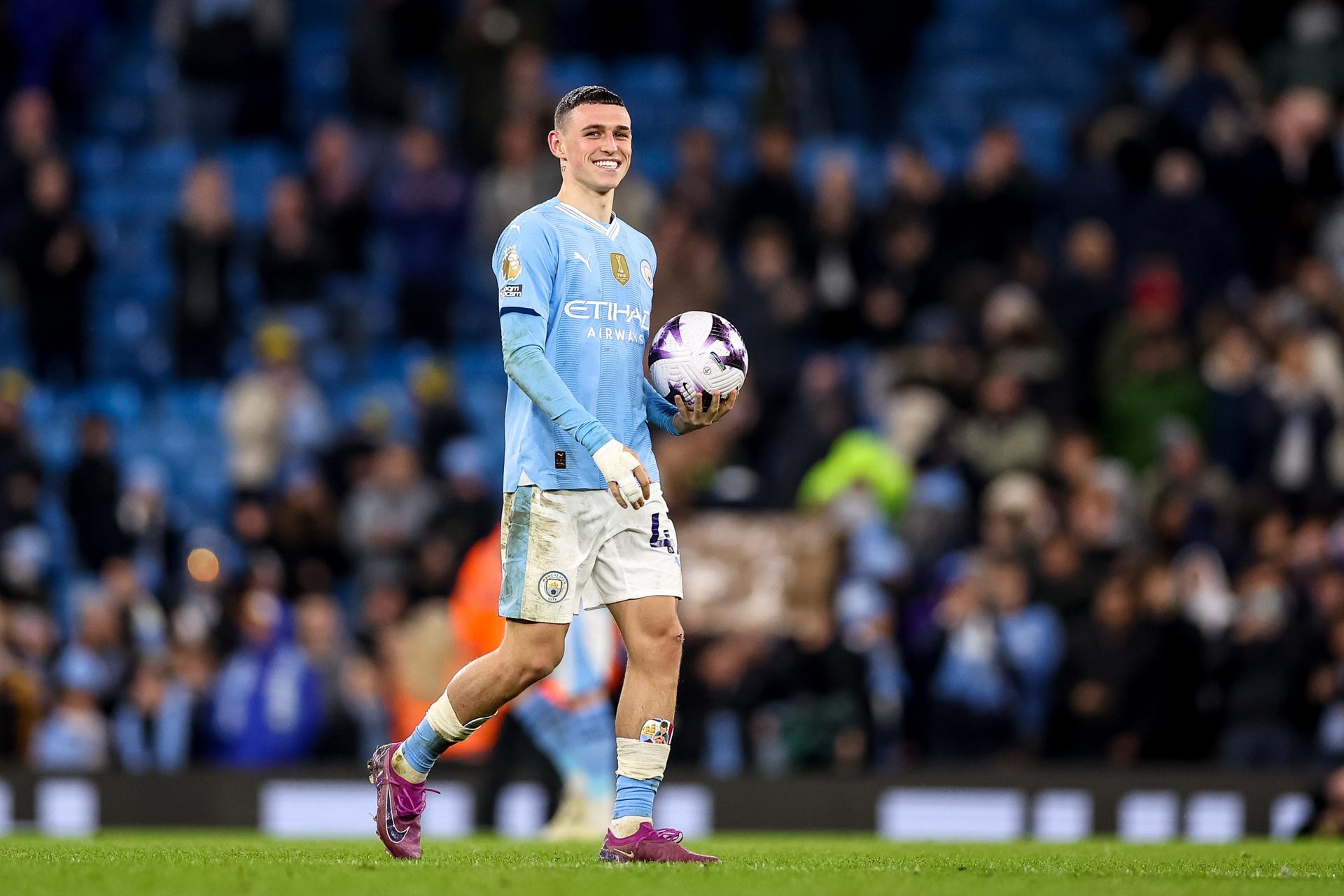 Manchester City goleó al Aston Villa con hat-trick de Foden