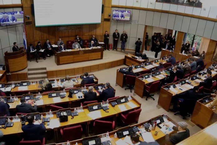 Congreso de Paraguay avaló apoyo de Santiago Peña a Edmundo González