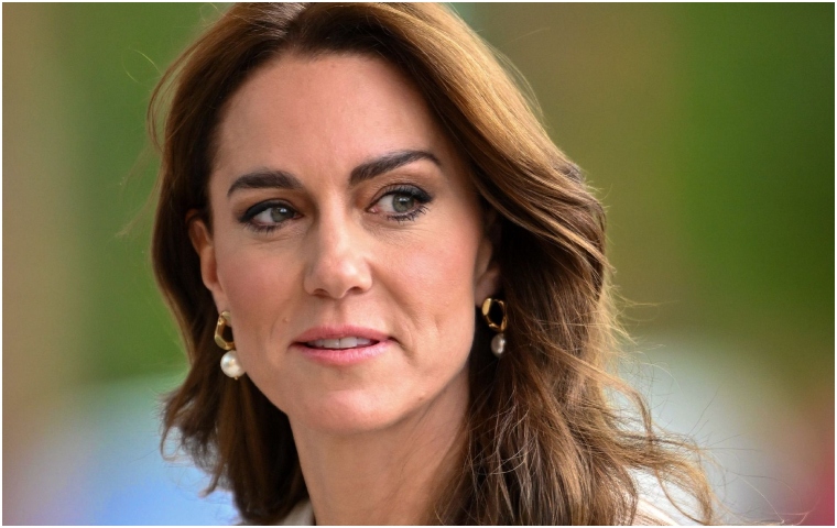 Kate Middleton reaparece un mes después de haber terminado la quimioterapia: su emotiva imagen junto a una paciente de cáncer