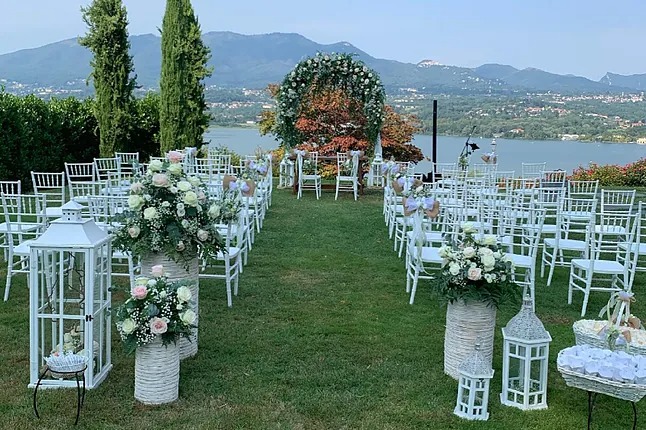 Una boda acaba en pesadilla: invitados borrachos orinan en la piscina y el novio causa terrible destrozo