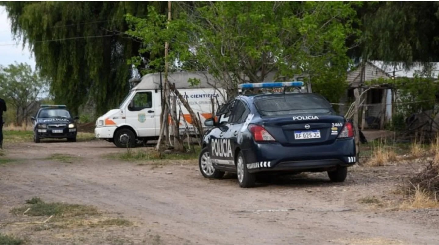 Hallaron el cuerpo de un hombre mientras sus perros se lo estaban comiendo