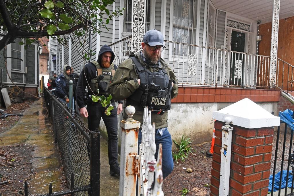 Nueva redada en El Bronx: federales atrapan a tres inmigrantes tras arresto de varios venezolanos en un sótano