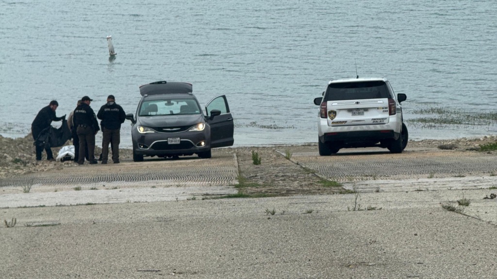 Revelan la última FOTO de joven venezolano antes de sumergirse en lago de Texas donde perdió la vida