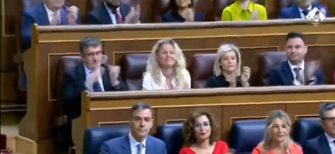 Yolanda Díaz y LA GROSERÍA que le lanzó a Pedro Sánchez tras responderle a Feijóo (Video)