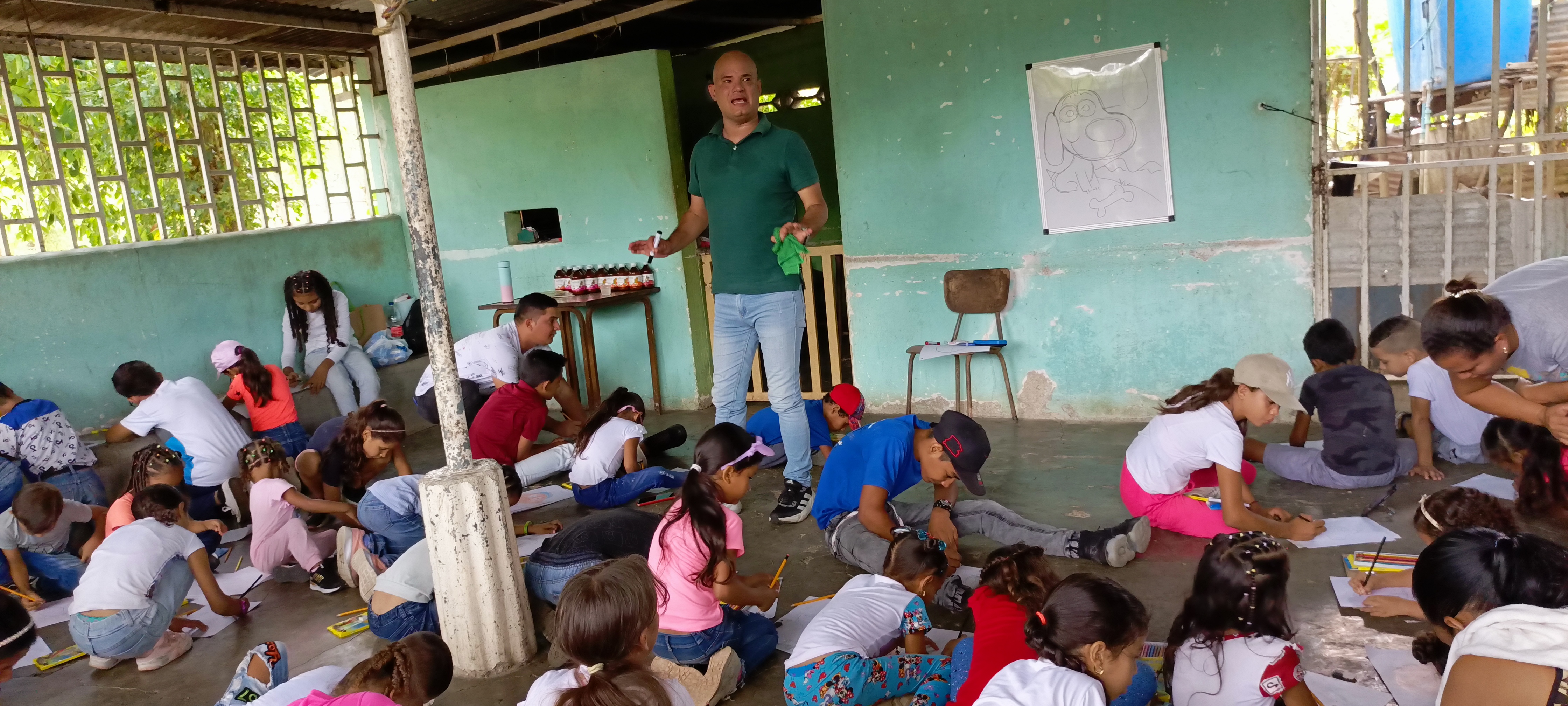 Fernando Pinilla dibujó alegría en los niños de Altagracia de la Montaña en Miranda