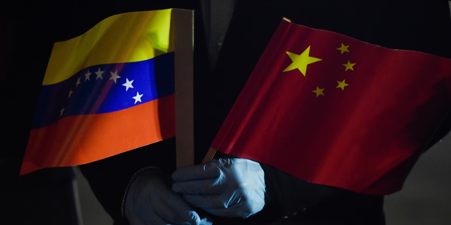 ¿Por qué China y Rusia se han convertido en una amenaza persistente en América Latina?