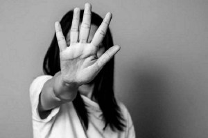 ¿Existe alguna penalidad sobre el acoso de mujer contra mujer en Venezuela? Esto dice una experta