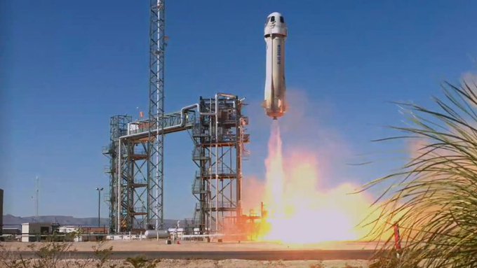 Blue Origin, compañía espacial de Jeff Bezos, envía con éxito a turistas al espacio
