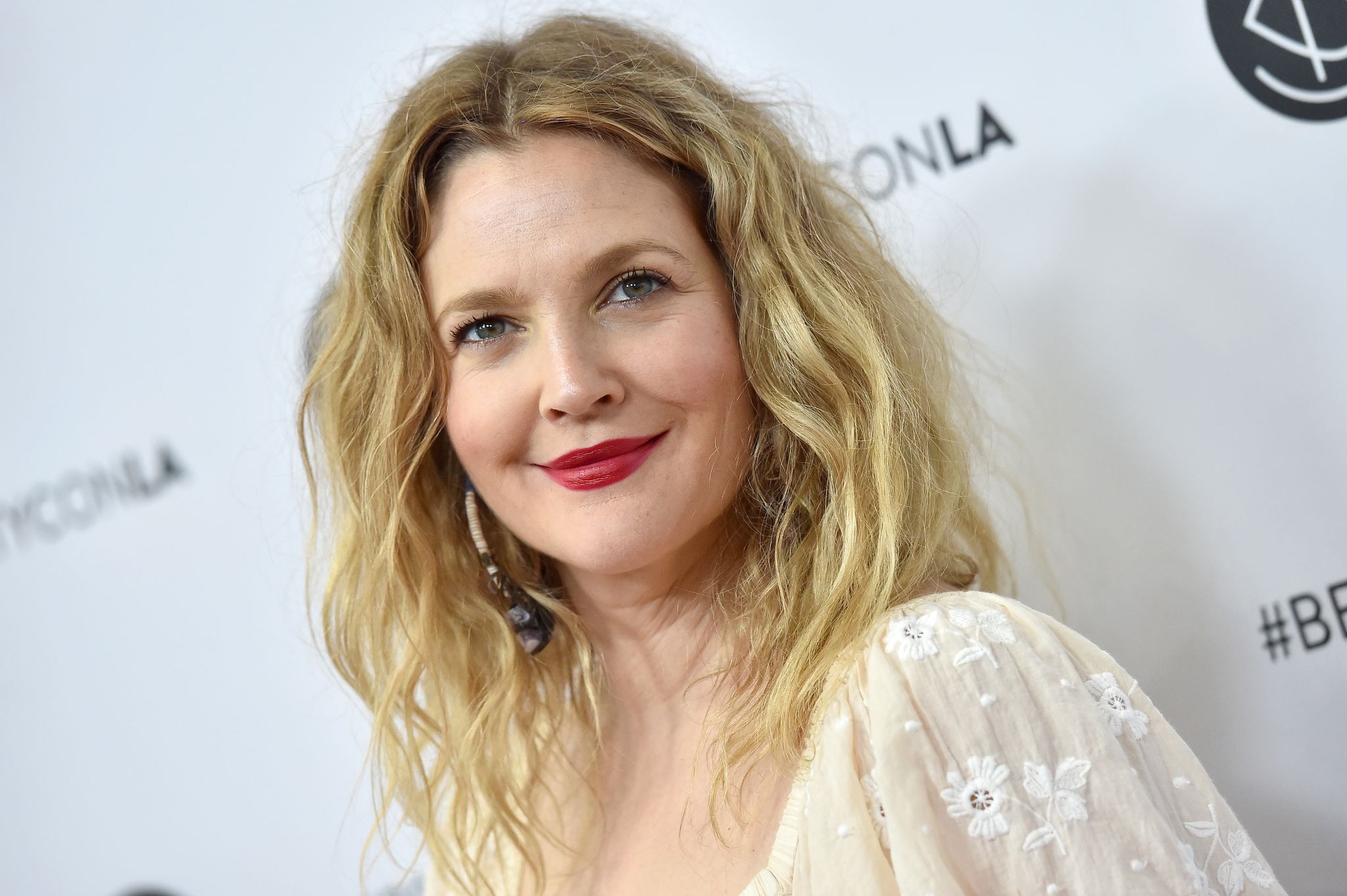 “Creí que él iba a asesinarme”: Drew Barrymore reveló cuál fue su cita más escalofriante