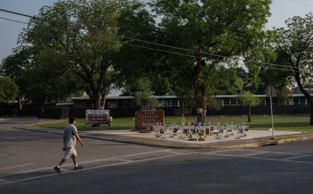 Familias de víctimas de tiroteo en escuela de Texas demandaron a Meta y Call of Duty por “promocionar” armas